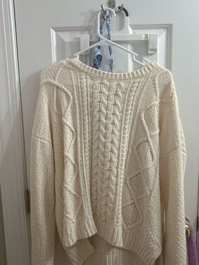 SO Cream Cable-Knit Scoop Neck Sweater